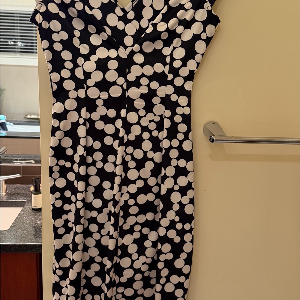 Dress - Picture 4 of 5